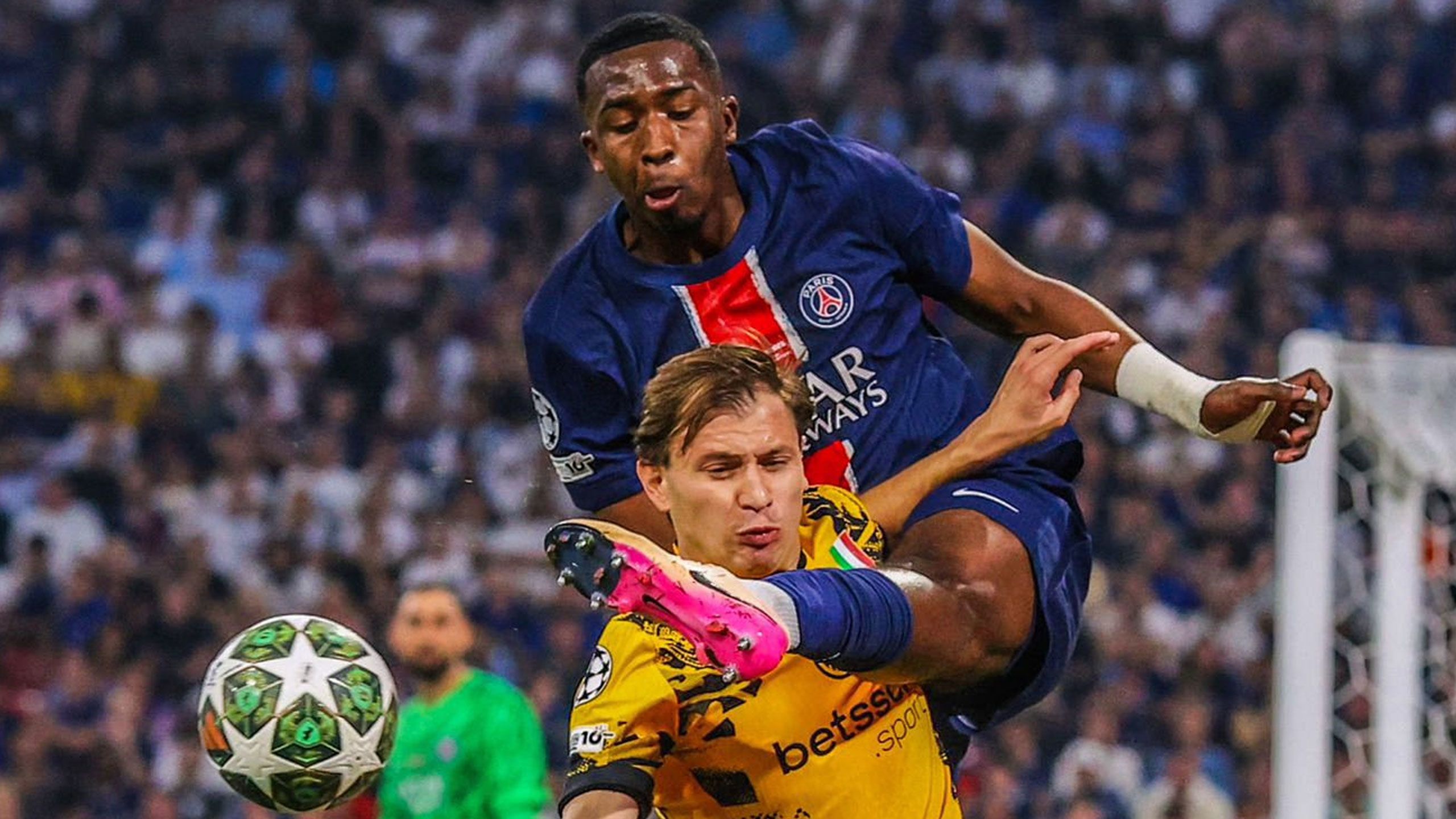 Willian Pacho en la final contra en Inter